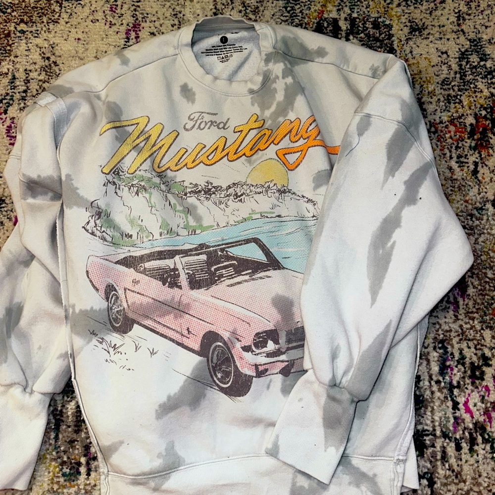 Ford Mustangs Crewneck! ⚡️🩷